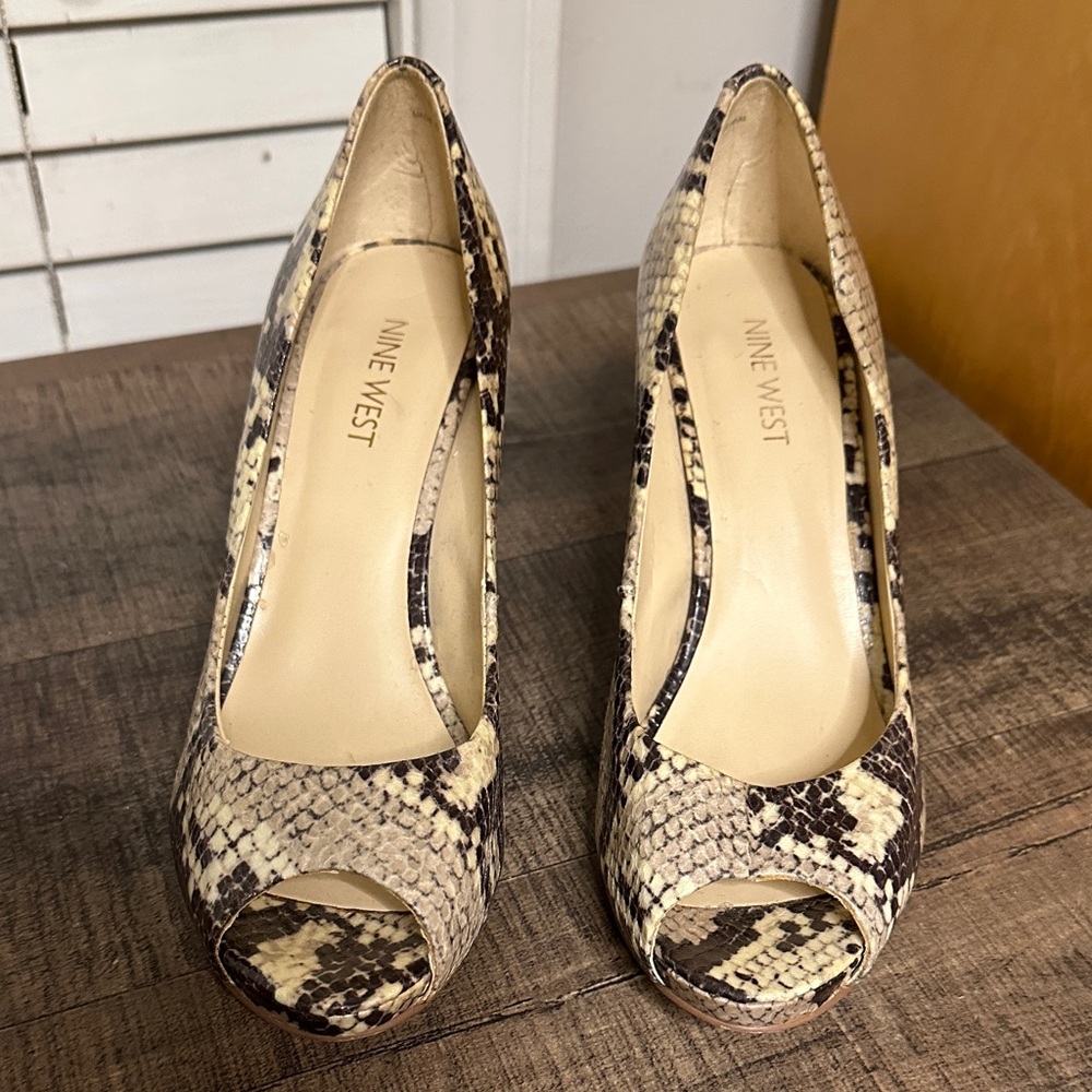 Nine West Snakeskin Peep Toe Heels in Snakeskin
